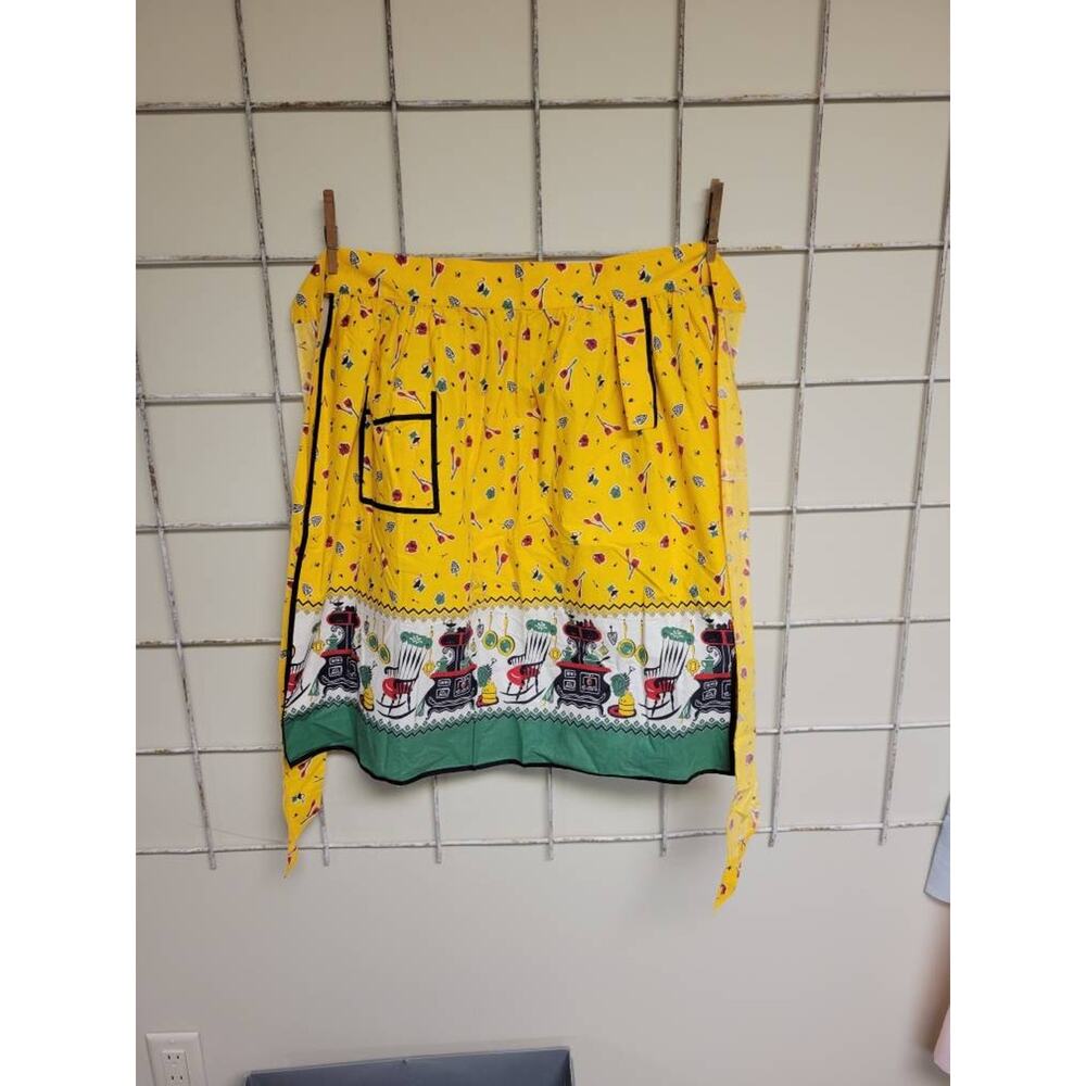 Vintage Half Apron, Mustard Yellow, Kitschy Design